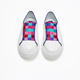 SNEAKERS SELYEMSZALAGOKKAL